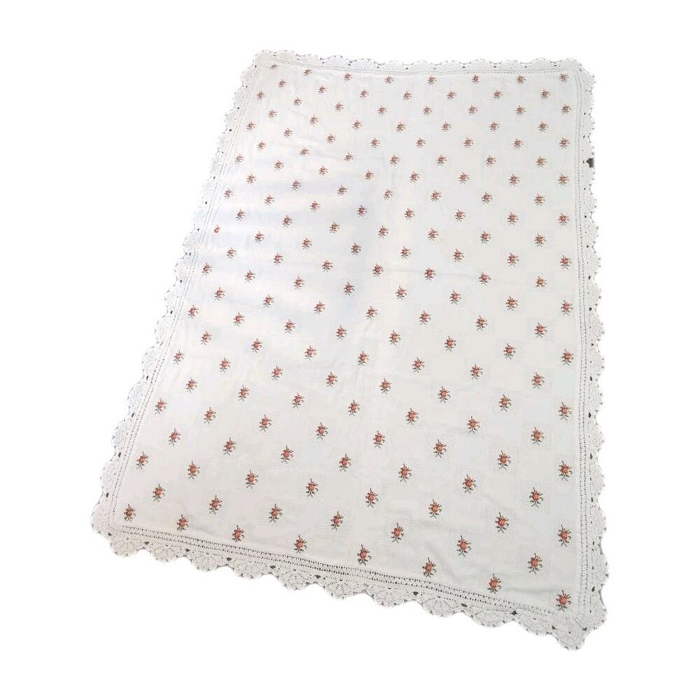 Embroidered Rosebuds Crochet Trim White Tablecloth/Coverlet 53”x 73”